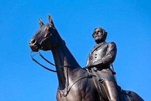 robert-e-lee_statue-300x200.jpg